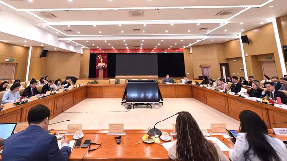 Đoàn doanh nghiệp Hội đồng kinh doanh Hoa Kỳ - ASEAN bày tỏ mong muốn mở rộng hợp tác, đầu tư lĩnh vực giao thông, xây dựng tại Việt Nam Ảnh: BXD