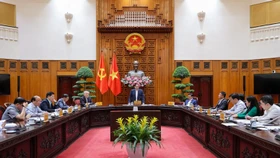 Thủ tướng: Mở rộng chính sách, khuyến khích các địa phương, tổng công ty, tập đoàn, doanh nghiệp xây dựng nhà ở cho thuê theo quy hoạch, đối tượng thuê là công nhân, người lao động - Ảnh: VGP/Nhật Bắc