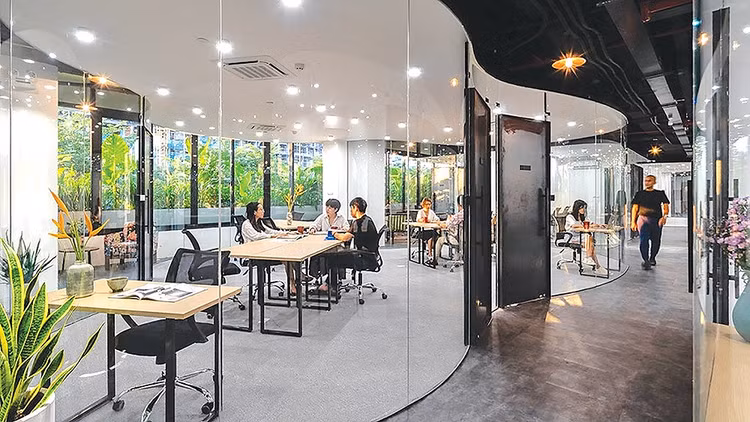 Savills dự báo, giai đoạn 2026–2028, thị trường thương mại Hà Nội sẽ tiếp tục hưởng lợi từ FDI, hạ tầng và du lịch, nhưng cũng đối mặt rủi ro dư cung. Ảnh: Internet