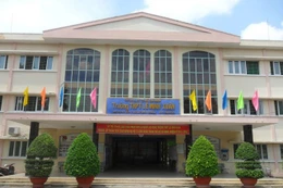 Ngày 28/11/2025, đấu giá quyền khai thác và sử dụng mặt bằng cung cấp dịch vụ sân bóng tại Trường THPT Lê Minh Xuân, TP.HCM