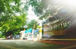 Ngày 20/8/2025, đấu giá quyền khai thác dịch vụ phụ trợ là căn tin và bãi xe tại Trường THPT Nguyễn Văn Linh, TP.HCM