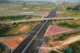 Tập trung giải quyết dứt điểm các khó khăn, vướng mắc liên quan đến công tác đền bù, hỗ trợ, tái định cư của các dự án trước ngày 15/8/2025