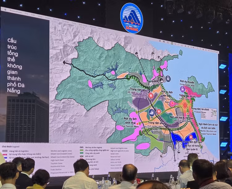 Liên kết vị trí Khu thương mại tự do Đà Nẵng (màu hồng)