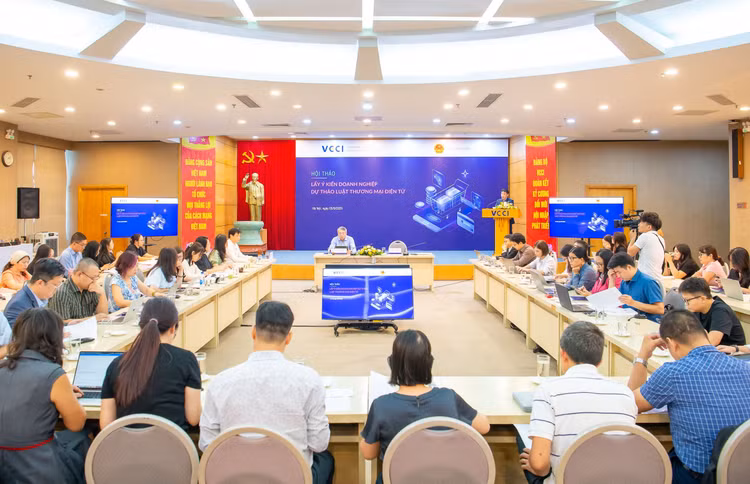 Chính sách cần tạo điều kiện để SMEs và hộ kinh doanh nhỏ lẻ được khởi nghiệp, đổi mới sáng tạo, đồng thời có lộ trình quản lý minh bạch, công bằng với các nền tảng lớn.