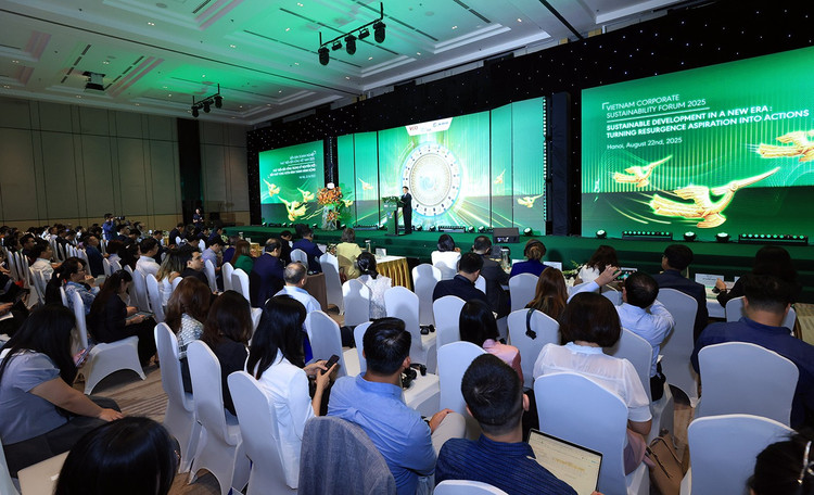 Quang cảnh Diễn đàn Doanh nghiệp Phát triển bền vững Việt Nam (VCSF) lần thứ 12