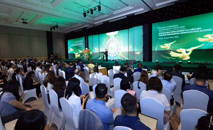 Quang cảnh Diễn đàn Doanh nghiệp Phát triển bền vững Việt Nam (VCSF) lần thứ 12