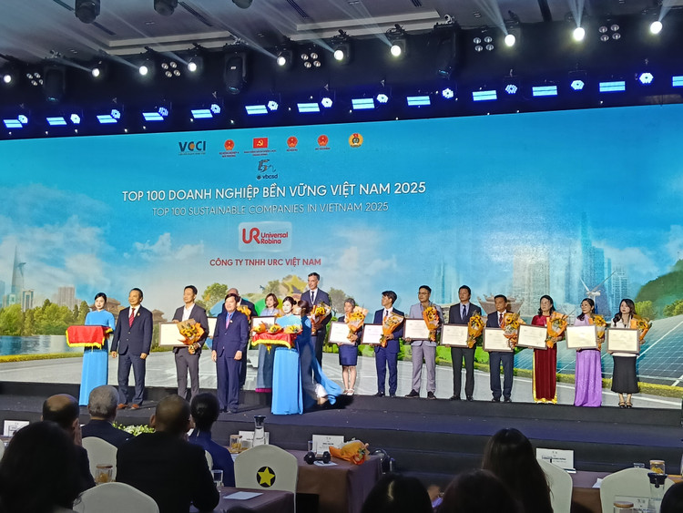 Công bố TOP 100 Doanh nghiệp Bền vững tại Việt Nam 2025