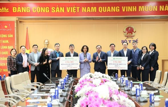 Bộ Y tế tiếp nhận 20 tấn hoá chất khử khuẩn hỗ trợ khắc phục hậu quả mưa lũ
