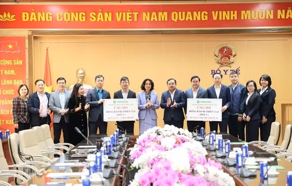 Bộ Y tế tiếp nhận 20 tấn hoá chất khử khuẩn hỗ trợ khắc phục hậu quả mưa lũ