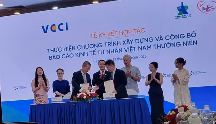 VCCI - Tân Hiệp Phát hợp tác xây dựng và công bố Báo cáo kinh tế tư nhân Việt Nam thường niên