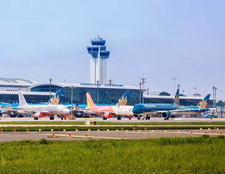 Nhiều chặng bay từ TP.HCM trong dịp Tết Nguyên đán Giáp Thìn 2024 sắp kín chỗ Nhiều chặng bay từ TP.HCM trong dịp Tết Nguyên đán Giáp Thìn 2024 sắp kín chỗ