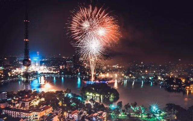 Hà Nội đang lên phương án bắn pháo hoa dịp Tết Nguyên đán Quý Mão 2023