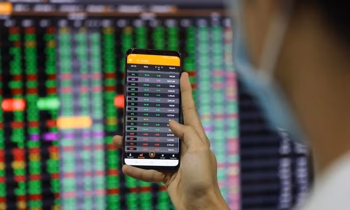 VN-Index tăng 0,57% sau phiên 15/1