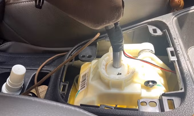 Công tắc phụ lắp trên taxi bị phát hiện Công tắc phụ lắp trên taxi bị phát hiện
