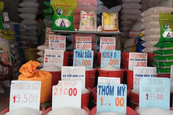 Cửa hàng gạo trên đường Lê Đức Thọ, quận Gò Vấp (TP.HCM)