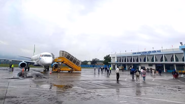 Do thời tiết xấu, các chuyến bay khác có lịch cất, hạ cánh tại sân bay Điện Biên Phủ Do thời tiết xấu, các chuyến bay khác có lịch cất, hạ cánh tại sân bay Điện Biên Phủ