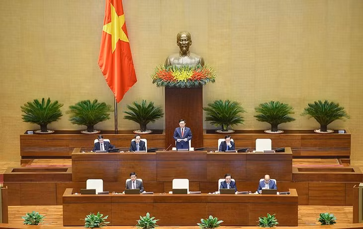 Ngày 8/6, Chủ tịch Quốc hội Vương Đình Huệ tiếp tục chủ trì điều hành phiên chất vấn và trả lời chất vấn