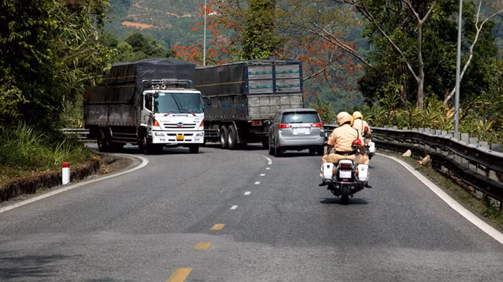 Lâm Đồng thu hồi phù hiệu của 107 phương tiện giao thông. Ảnh minh họa