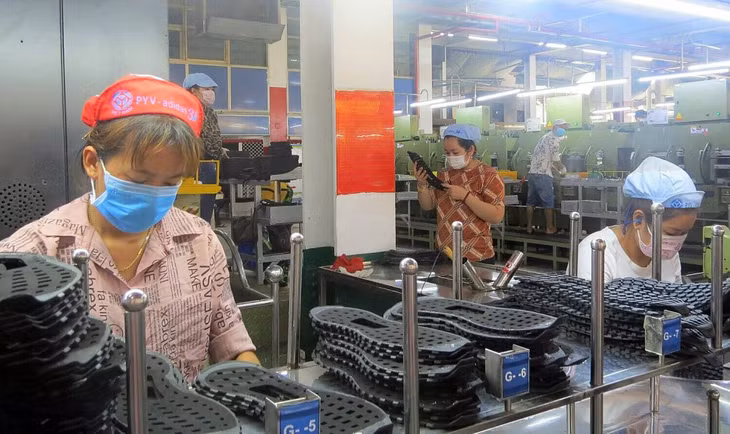 Công nhân làm việc ở khu C, nơi có nhiều lao động bị cắt giảm
