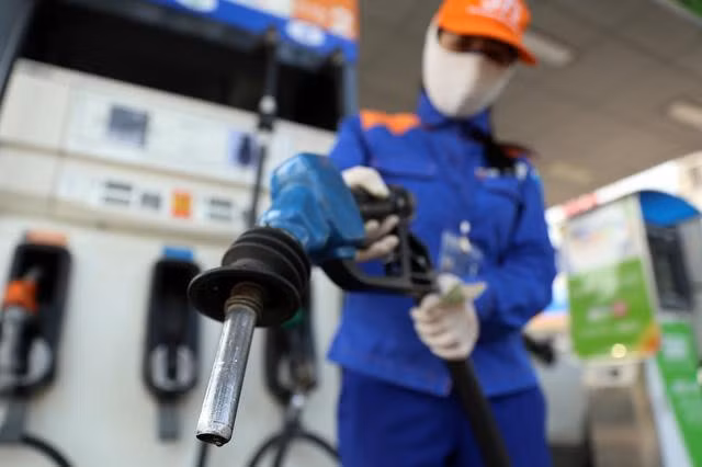 Từ ngày 1/4, giảm mức thuế bảo vệ môi trường đối với xăng (trừ etanol), dầu diesel, dầu mazut, dầu nhờn, mỡ nhờn, dầu hỏa