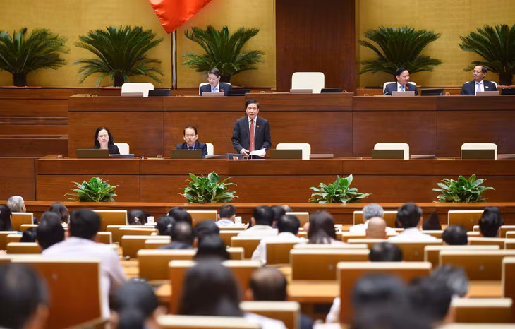 Tổng Thư ký Quốc hội, Chủ nhiệm Văn phòng Quốc hội Bùi Văn Cường phát biểu giải trình làm rõ một số nội dung đại biểu Quốc hội quan tâm
