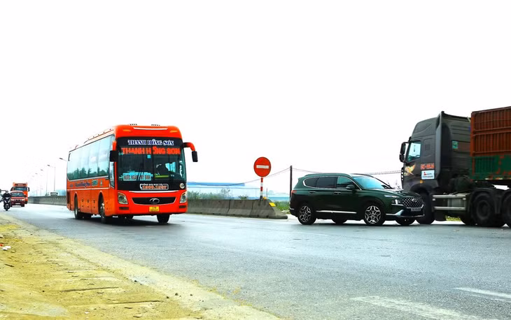 Điểm quay đầu xe Quốc lộ 1A phía Bắc cầu Nguyệt Viên, TP. Thanh Hóa trở thành nỗi ám ảnh của người dân địa phương mỗi khi quay xe để vào Thành phố