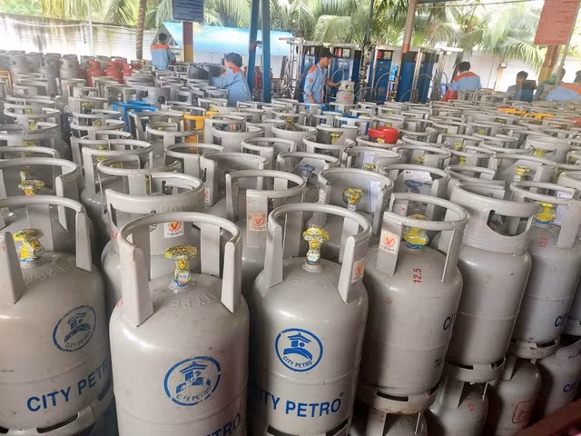 Từ ngày 1/3 mỗi bình gas loại 12 kg đến tay người tiêu dùng giảm 16.000 đồng
