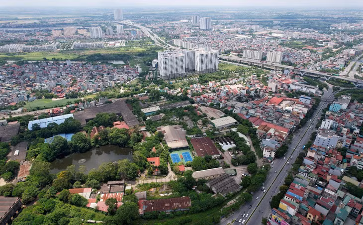 Quận Long Biên có 2 cơ sở, gồm Nhà máy xe lửa Gia Lâm - Công ty Vận tải Hành khách đường sắt Hà Nội, địa chỉ tại số 551 Nguyễn Văn Cừ