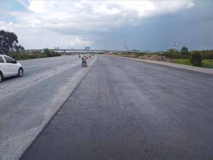 Doanh nghiệp dự án đang thi công 10 km còn lại để kịp hoàn thành vào cuối tháng 11/2021