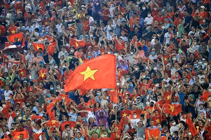 Khán giả tham dự theo dõi trực tiếp thi đấu không phải lấy mẫu xét nghiệm Covid-19.