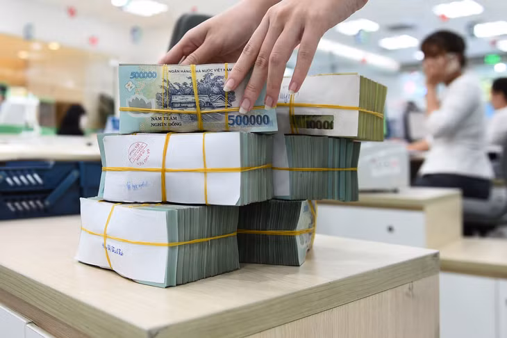 Giao dịch tại một ngân hàng có trụ sở ở Hà Nội