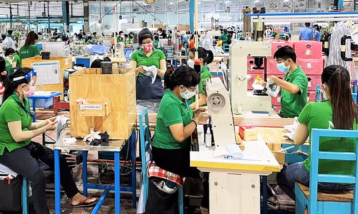 Công nhân Changshin Việt Nam trong giờ sản xuất