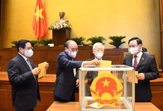 Các vị Lãnh đạo Đảng, Nhà nước bỏ phiếu bầu Chủ tịch nước sáng 26/7. Các vị Lãnh đạo Đảng, Nhà nước bỏ phiếu bầu Chủ tịch nước sáng 26/7.