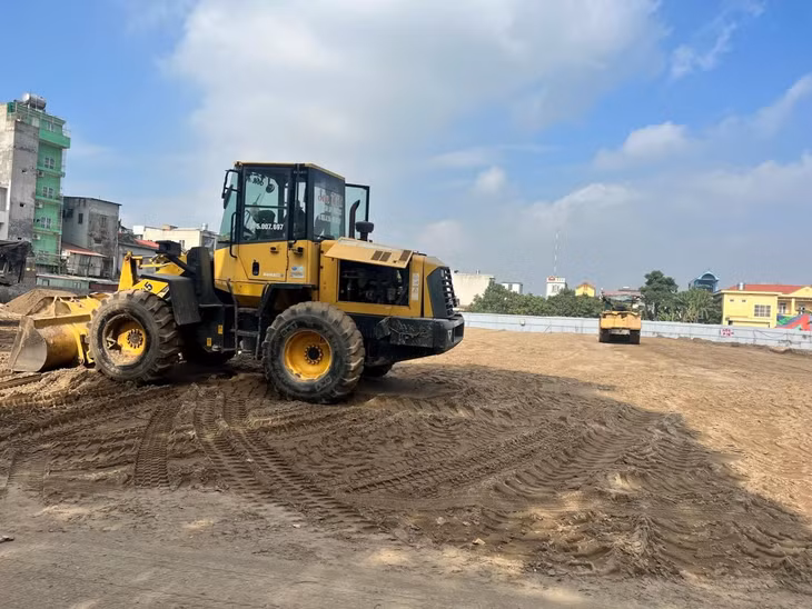 Công tác xây dựng công trình tạm bắt đầu triển khai