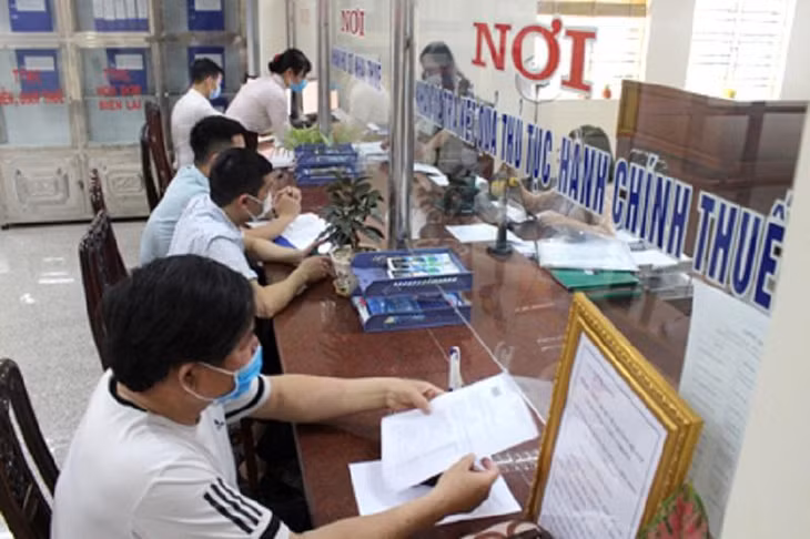 Bộ Tài chính sẽ trình cơ quan có thẩm quyền cho phép tạm thời chưa áp dụng quy định doanh nghiệp phải tạm nộp thuế ba quý đầu năm không thấp hơn 75% số thuế cả năm. Bộ Tài chính sẽ trình cơ quan có thẩm quyền cho phép tạm thời chưa áp dụng quy định doanh nghiệp phải tạm nộp thuế ba quý đầu năm không thấp hơn 75% số thuế cả năm.