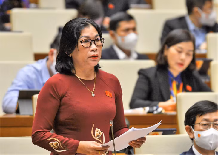 Đại biểu Bố Thị Xuân Linh (Bình Thuận): Cần tập trung nguồn lực đầu tư cho ngành y tế. Ảnh VGP Đại biểu Bố Thị Xuân Linh (Bình Thuận): Cần tập trung nguồn lực đầu tư cho ngành y tế. Ảnh VGP