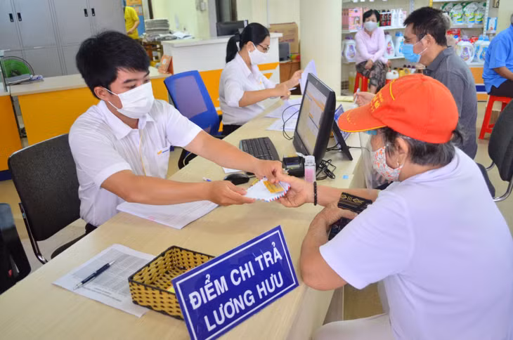 Thời gian chi trả lương hưu sẽ được thông báo dựa trên tình hình thực tế sau khi bão tan. Ảnh minh họa Thời gian chi trả lương hưu sẽ được thông báo dựa trên tình hình thực tế sau khi bão tan. Ảnh minh họa