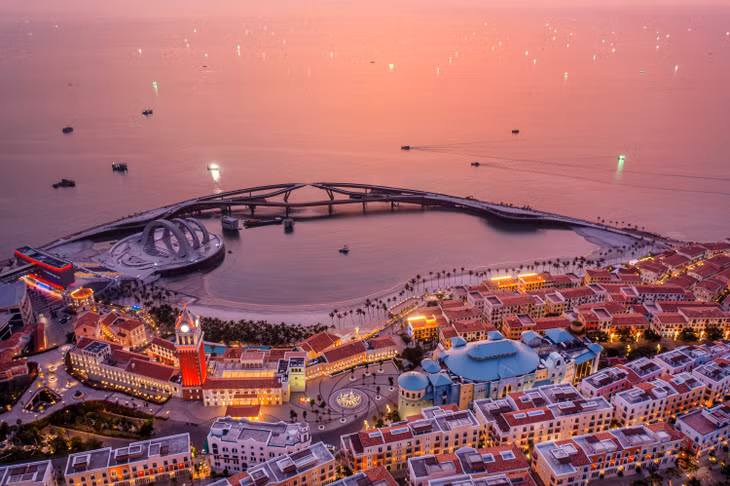 Sunset Town đẹp kỳ ảo vào thời khắc hoàng hôn