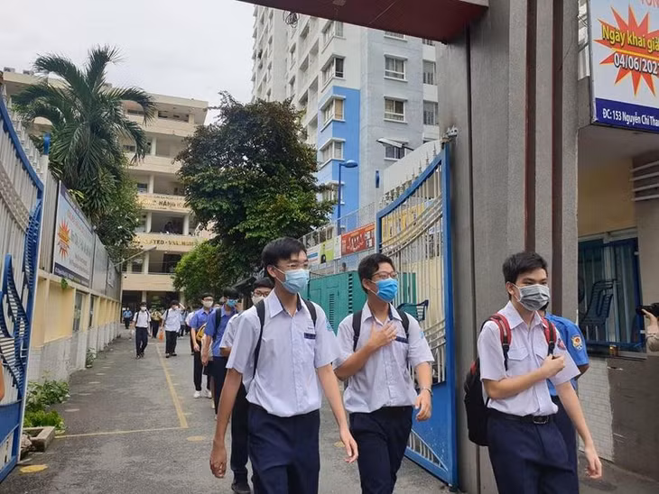 TP.HCM chưa thể chốt lịch thi lớp 10 vì giãn cách xã hội thêm hai tuần