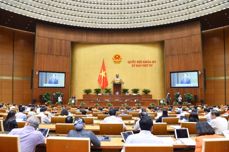 Chủ nhiệm Pháp luật của Quốc hội Hoàng Thanh Tùng trình bày Báo cáo giải trình, tiếp thu, chỉnh lý dự thảo Nghị quyết về dự toán NSNN năm 2023