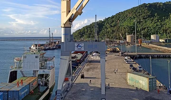 Công ty cổ phần Vận tải và xếp dỡ Hải An sẽ mở hàng cho chuyến vận chuyển container nội địa đầu tiên tại cảng Chân Mây vào ngày 4/12 Công ty cổ phần Vận tải và xếp dỡ Hải An sẽ mở hàng cho chuyến vận chuyển container nội địa đầu tiên tại cảng Chân Mây vào ngày 4/12