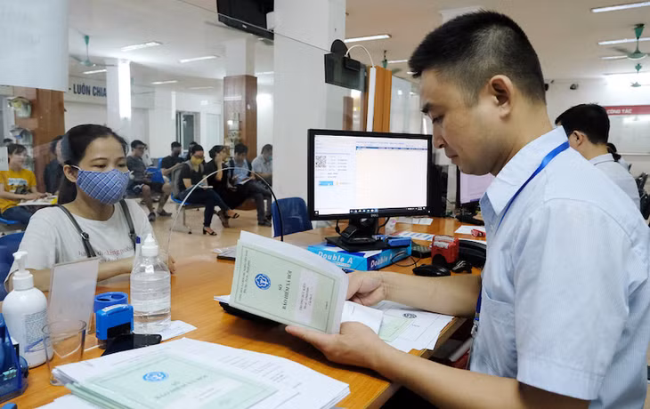 Tình hình chậm đóng bảo hiểm xã hội, bảo hiểm thất nghiệp, bảo hiểm y tế trên địa bàn TP.HCM. Ảnh minh họa Tình hình chậm đóng bảo hiểm xã hội, bảo hiểm thất nghiệp, bảo hiểm y tế trên địa bàn TP.HCM. Ảnh minh họa