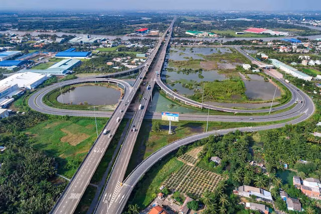 Chính phủ đồng ý vay gần 2,5 tỷ USD vốn ODA để đầu tư, xây dựng 16 dự án hạ tầng giao thông