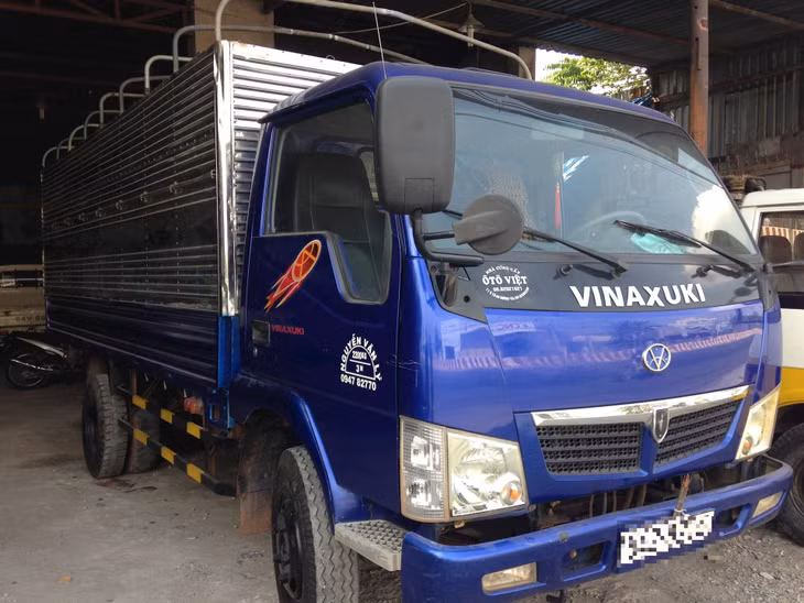 15 ô tô Vinaxuki sản xuất từ năm 2012 được rao bán. Ảnh minh họa