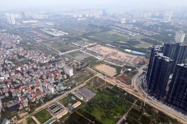HĐND TP Hà Nội yêu cầu phải tập trung tháo gỡ các khó khăn, vướng mắc đối với các dự án đầu tư đủ điều kiện, thúc đẩy các chủ đầu tư có năng lực, kinh nghiệm, tập trung nguồn lực để triển khai thực hiện dự án