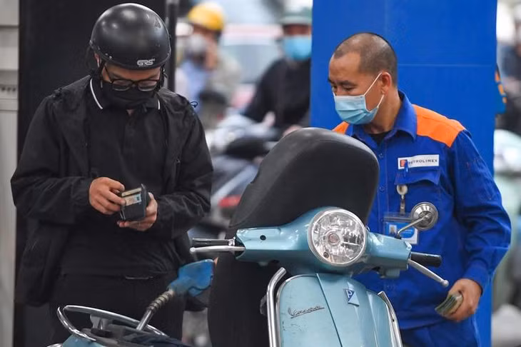 Giá xăng tăng trở lại sau thời gian giảm liên tiếp