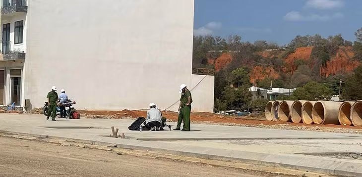 Bộ Công an đo đạc thực địa dự án lấn biển và sắp xếp lại dân cư thuộc P.Đức Long (TP.Phan Thiết) do Công ty CP đầu tư xây dựng Trường Phúc Hải làm chủ đầu tư Bộ Công an đo đạc thực địa dự án lấn biển và sắp xếp lại dân cư thuộc P.Đức Long (TP.Phan Thiết) do Công ty CP đầu tư xây dựng Trường Phúc Hải làm chủ đầu tư