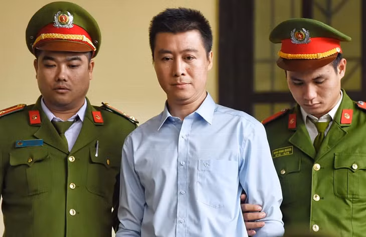 Phan Sào Nam trong phiên tòa tại TAND tỉnh Phú Thọ Phan Sào Nam trong phiên tòa tại TAND tỉnh Phú Thọ