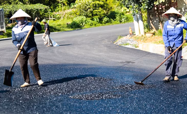 Tuyến đường nối cao tốc Nội Bài - Lào Cai lên Sa Pa có điểm đầu tại Km 0+00 tương ứng với nút giao giữa đường cao tốc Nội Bài - Lào Cai với quốc lộ 4D tại Km135+940, quốc lộ 4D. Giai đoạn I của dự án sẽ xây dựng mới tuyến đường theo hướng nối dài tỉnh lộ 155 đến Km13+800, kết nối với quốc lộ 4D tại Km117+550, bao gồm cả cầu Móng Sến và đường dẫn hai đầu cầu, tổng chiều dài 13,8 km.