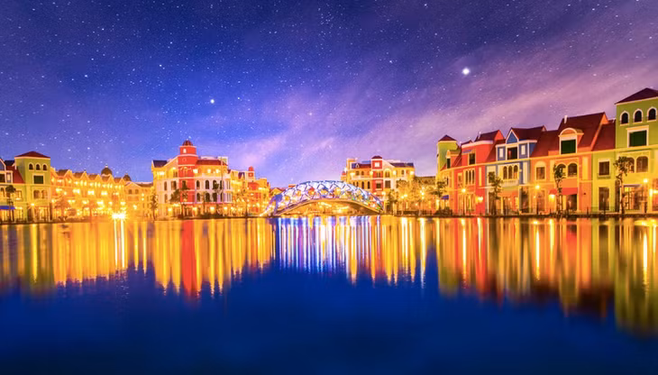 Kênh đào Venice thơ mộng đã thành hình giữa thành phố Grand World